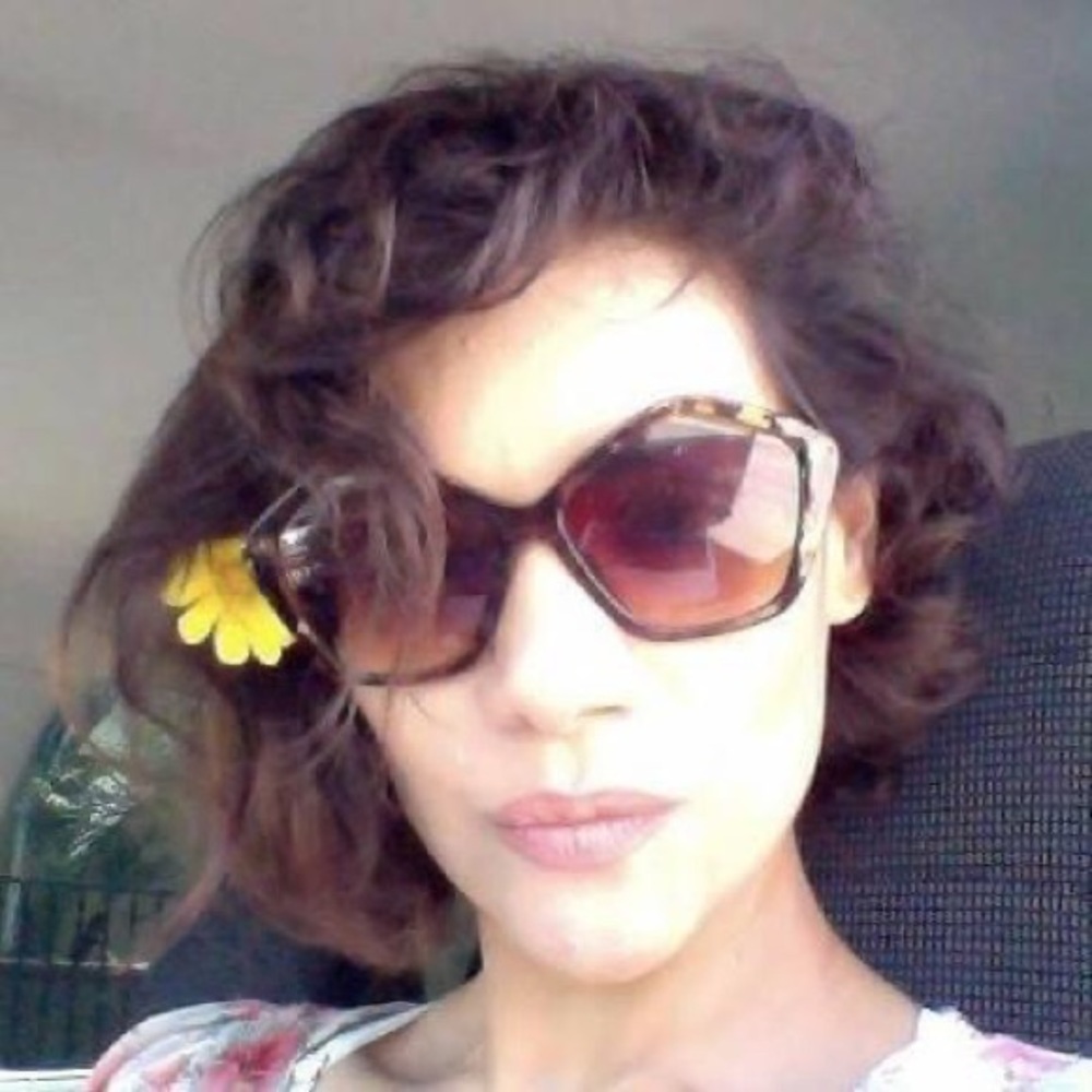 Meet your Posher, Yvette